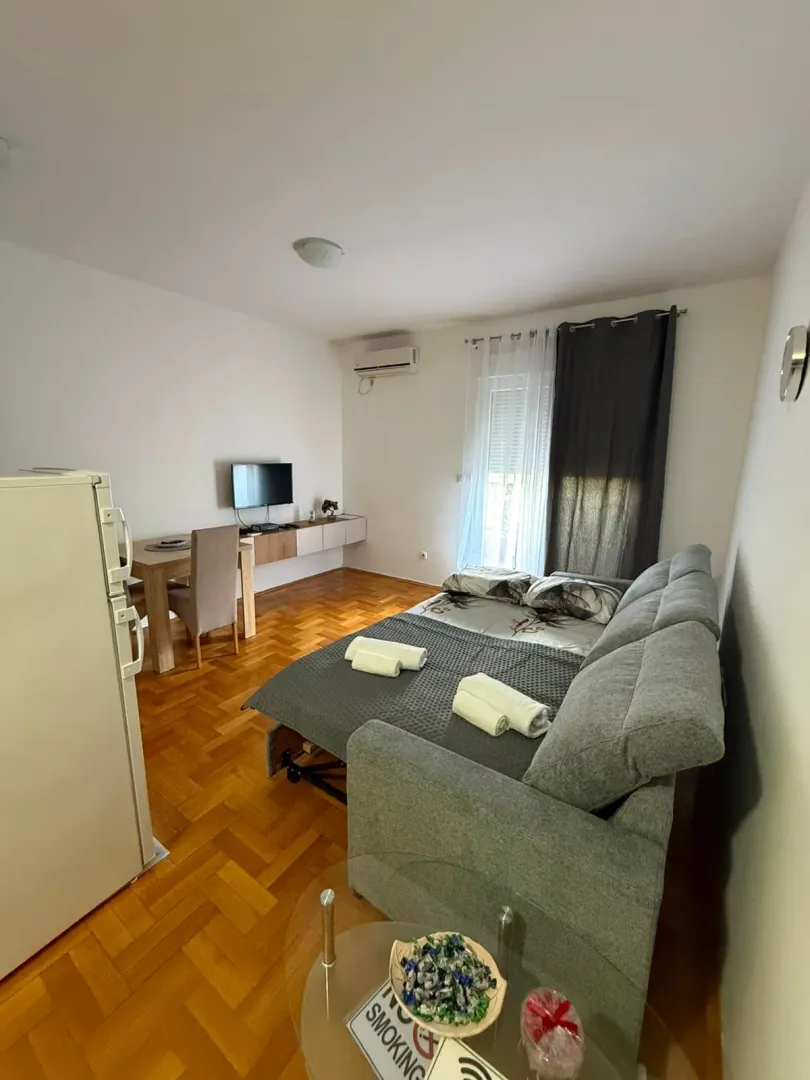 Stan-na-dan, garsonjera, 30m², Stari Aerodrom, Podgorica