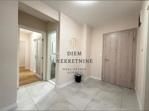 Izdavanje, trosoban stan, 100m², Central Point, Podgorica - image 5