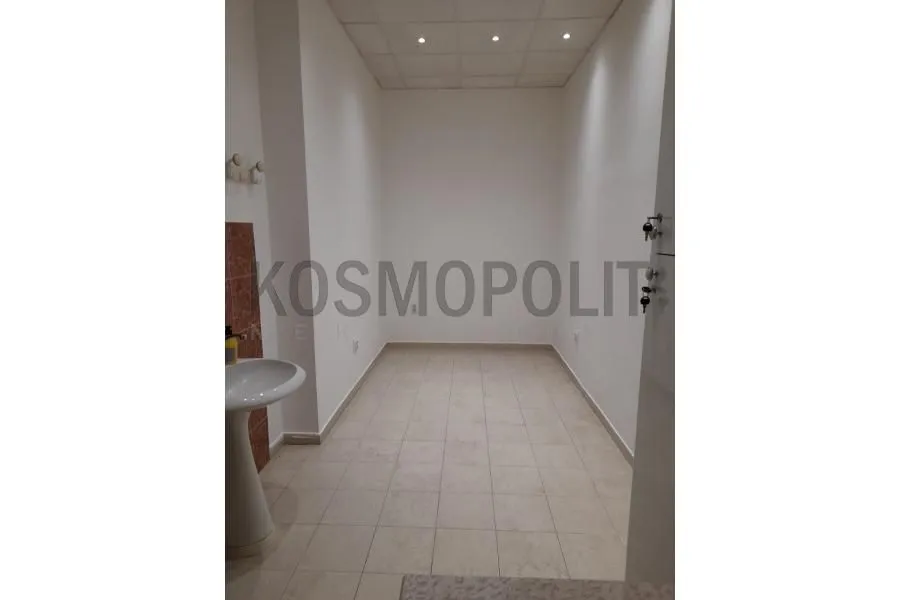 Izdavanje, jednosoban stan, 33m², Zemun Centar, Zemun Sve Podlokacije