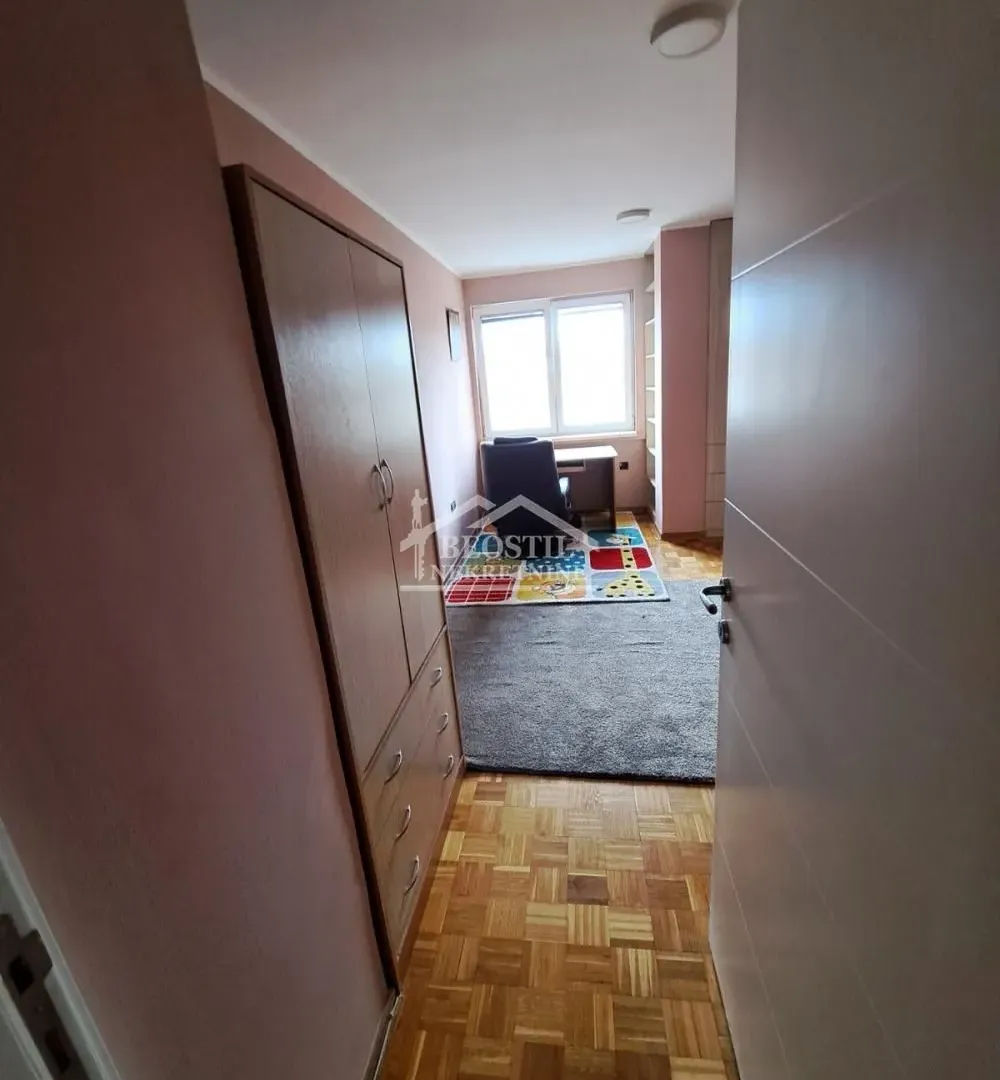 Izdavanje, trosoban stan, 82m², Lion, Zvezdara Sve Podlokacije