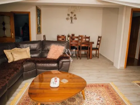 Izdavanje, dvosoban stan, 120m², Sveti Stasije, Kotor - image 11