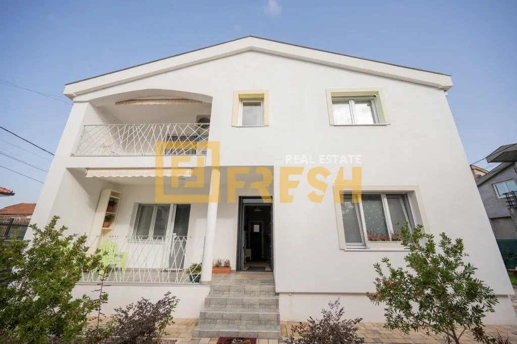 Sale, house, 180m², Dalmatinska ulica, Podgorica