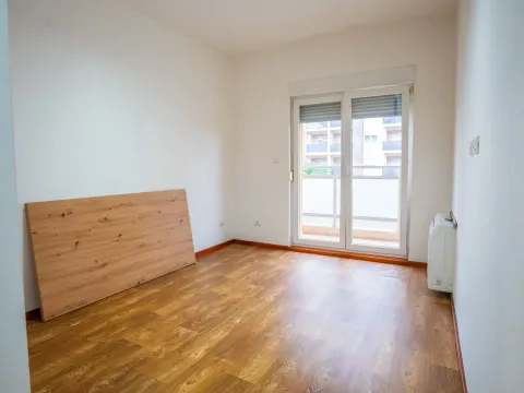 Rent, three bedroom apartment, 110m², City Kvart, Podgorica - image 6