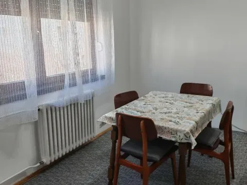 Izdavanje, trosoban stan, 72m², Centar, Kragujevac - image 8