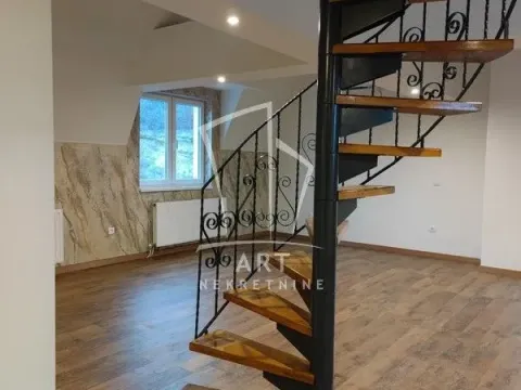 Izdavanje, kuća, 600m², Višnjička Banja, Palilula Sve Podlokacije - image 6