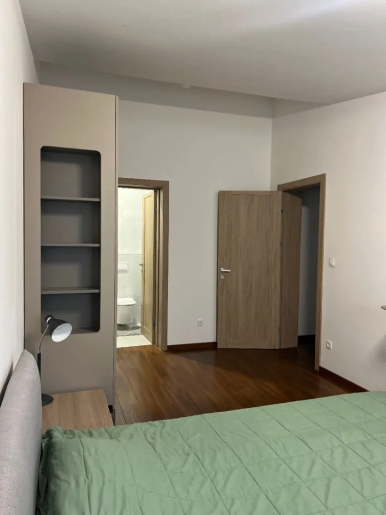 Izdavanje, četvorosoban stan, 110m², Master Kvart, Podgorica