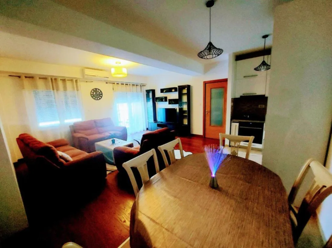 Izdavanje, dvosoban stan, 70m², Ljubović, Podgorica