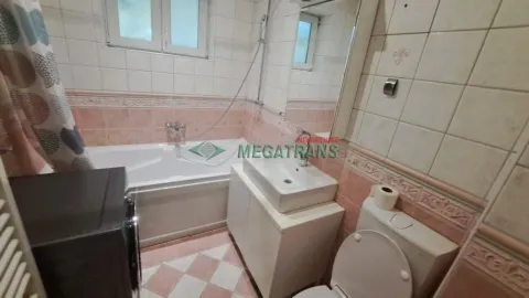 Izdavanje, trosoban stan, 72m², Centar, Novi Sad - image 17
