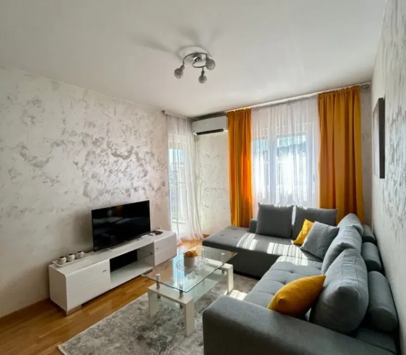 Izdavanje, jednosoban stan, 50m², City Kej, Podgorica