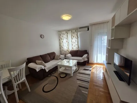 Rent, one bedroom apartment, 44m², Stari Aerodrom, Podgorica - image 8
