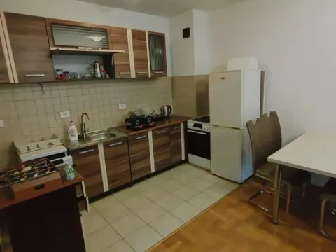 Izdavanje, jednosoban stan, 50m², Stari Aerodrom, Podgorica - image 9