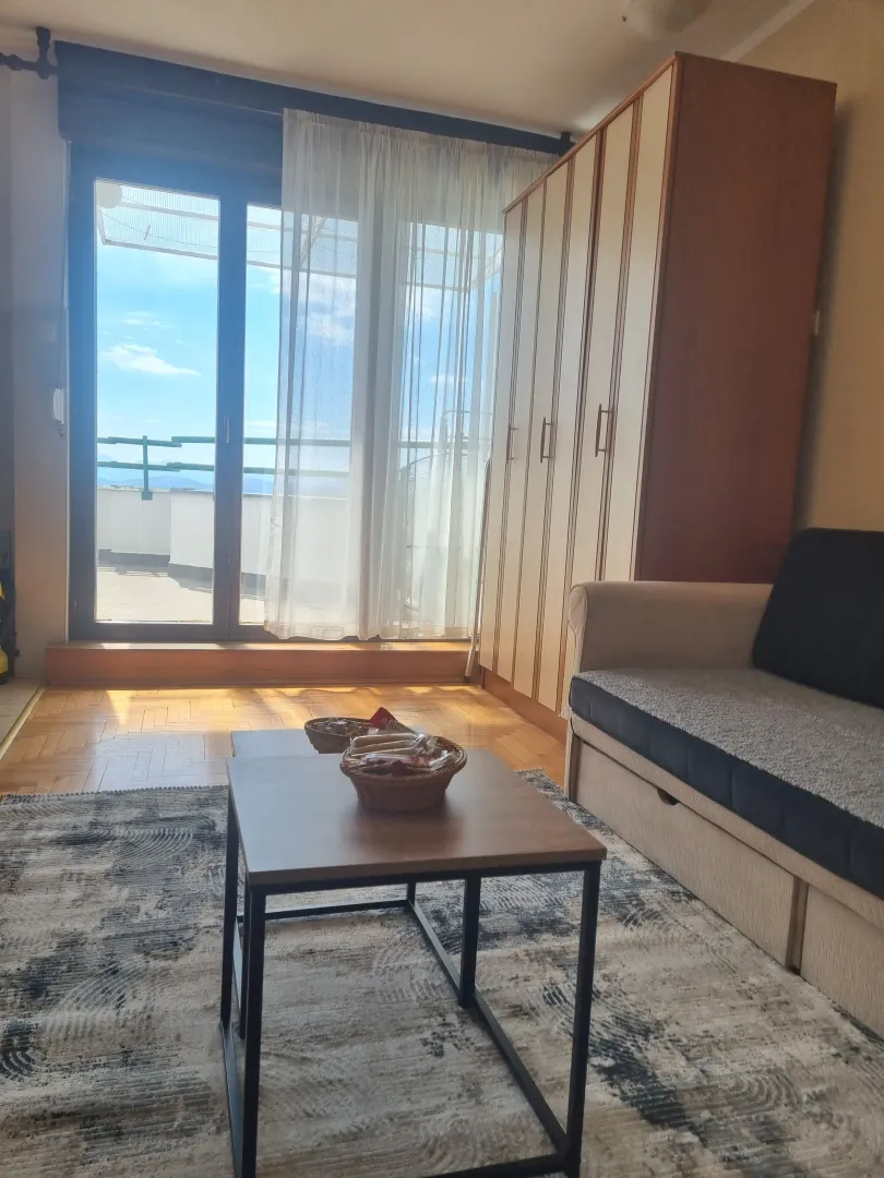 Rent, studio apartment, 40m², Blok 6, Podgorica