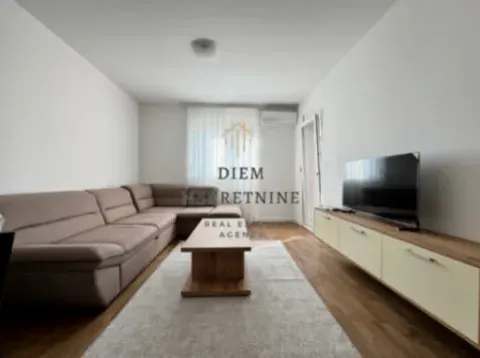 Izdavanje, jednosoban stan, 50m², Stari Aerodrom, Podgorica - image 1