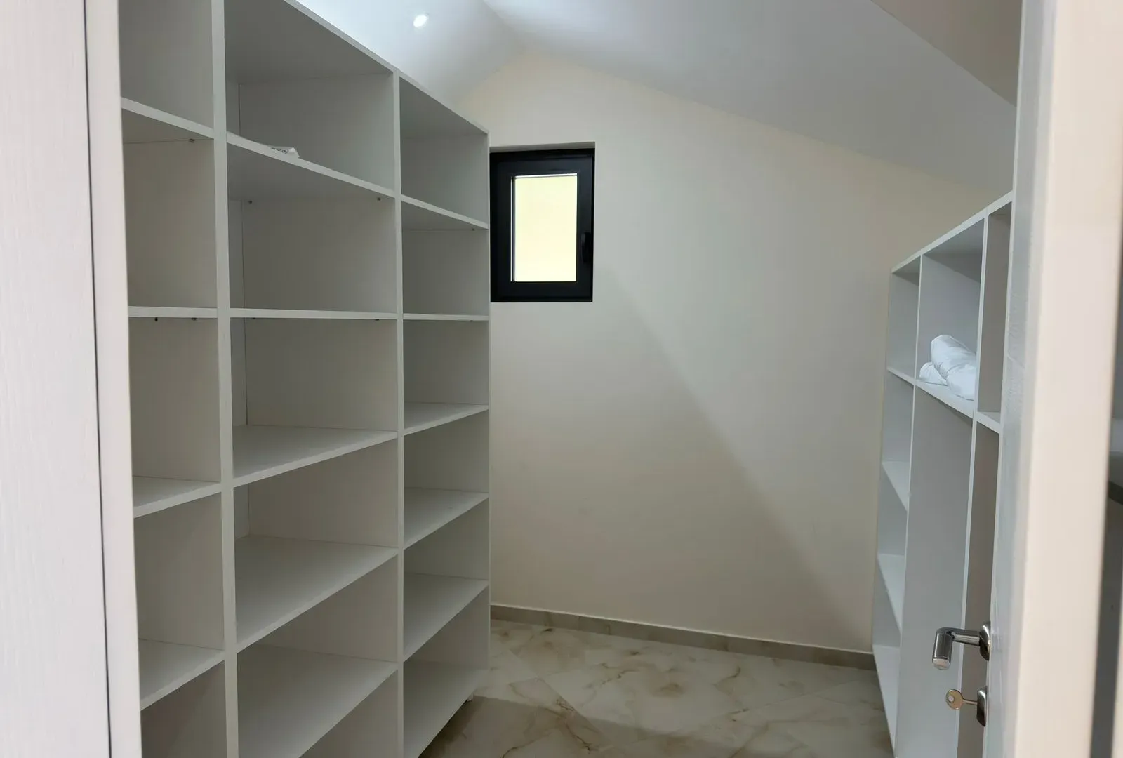 Rent, house, 397m², Seljanovo, Tivat