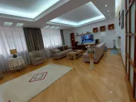 Izdavanje, stan, 156m², Kalenić Pijaca, Vračar Sve Podlokacije - image 2