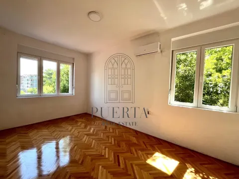 Rent, two bedroom apartment, 70m², Centar, Podgorica - image 10