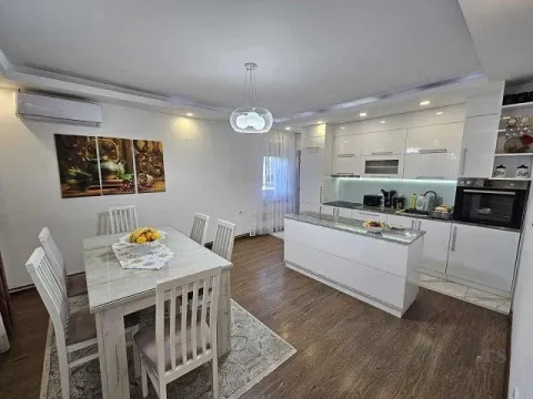 Prodaja, kuća, 200m², Centar, Loznica - image 7