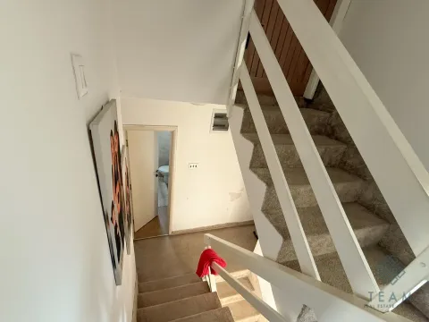 Izdavanje, kuća, 200m², Tološi, Podgorica - image 10