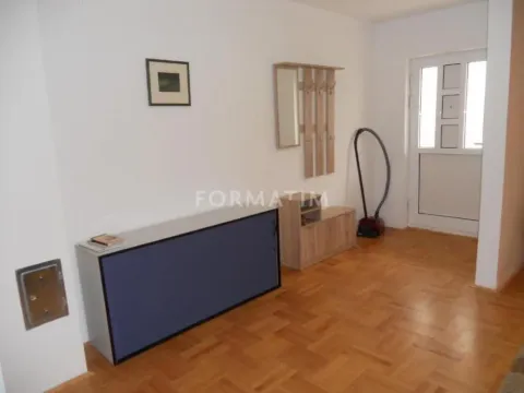 Izdavanje, jednosoban stan, 50m², Krnjaca, Palilula Sve Podlokacije - image 2