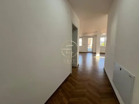 Izdavanje, poslovni prostor, 115m², Sajmište, Novi Sad - image 6