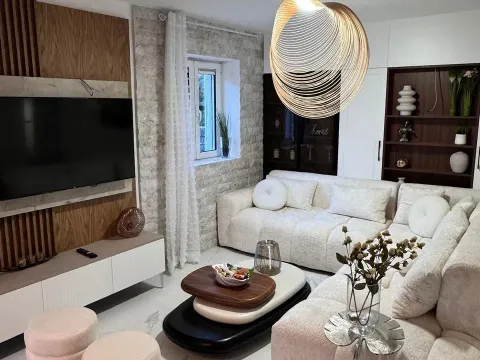 Prodaja, trosoban stan, 110m², Prčanj, Kotor - image 2