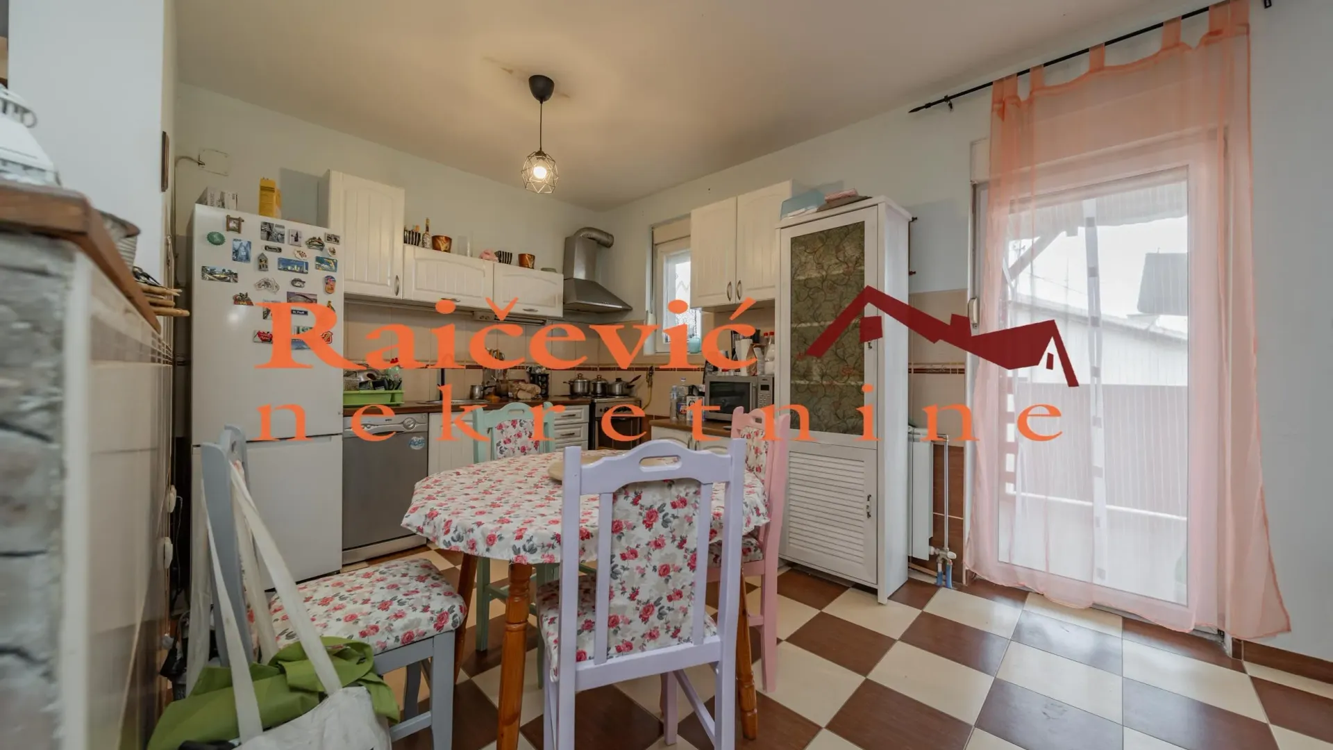 Prodaja, trosoban stan, 115m², Petlovo Brdo, Beograd