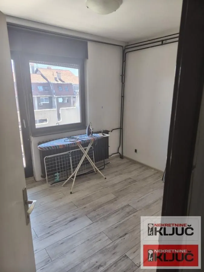 Prodaja, trosoban stan, 73m², Sajmište, Novi Sad