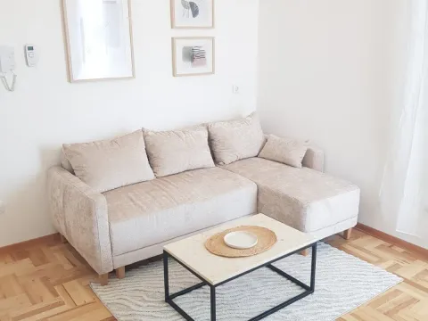 Izdavanje, jednosoban stan, 36m², Zabjelo, Podgorica