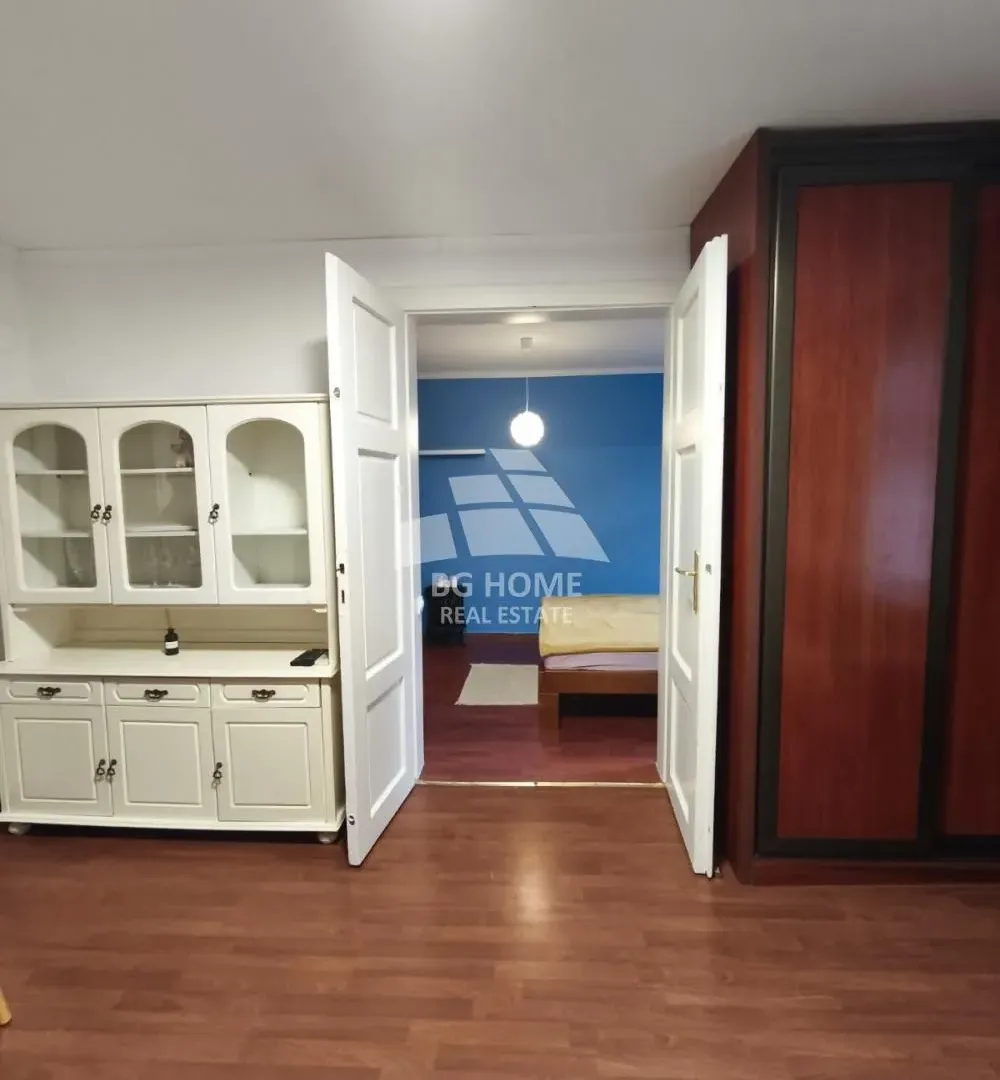 Izdavanje, dvosoban stan, 50m², Skadarlija, Beograd