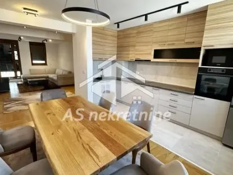Izdavanje, trosoban stan, 80m², Stari Grad, Beograd - image 12