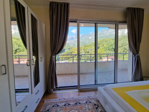 Rent, two bedroom apartment, 81m², Bečići, Budva - image 10