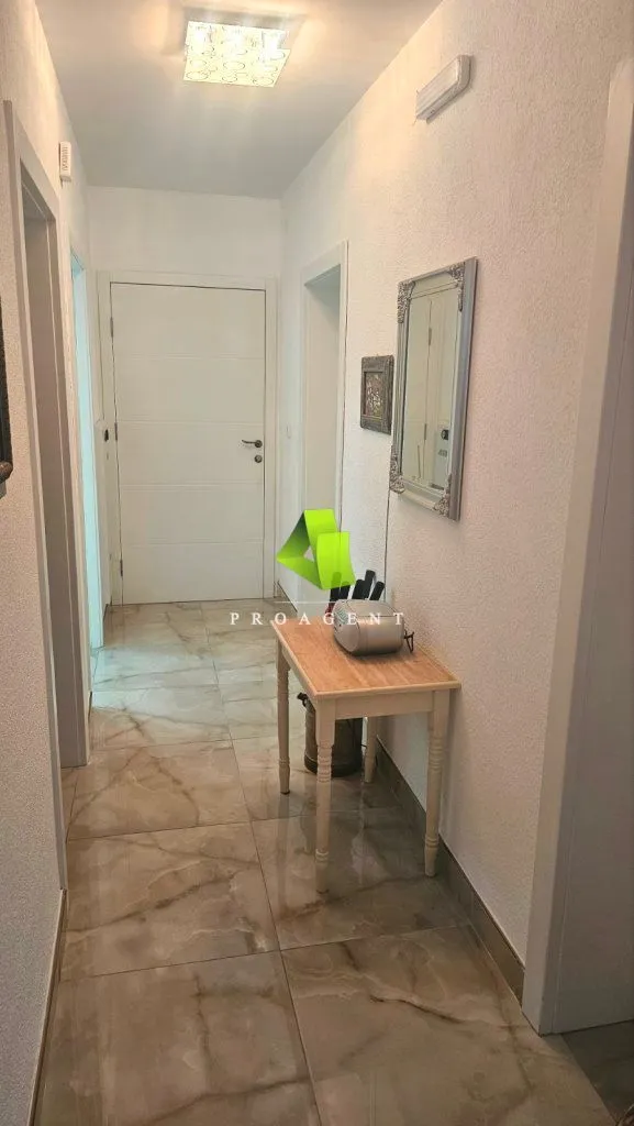 Rent, office space, 70m², Medijana, Niš