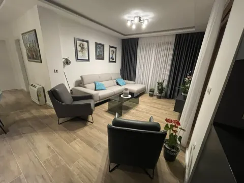 Sale, three bedroom apartment, 98m², Dobrota, Kotor - image 4