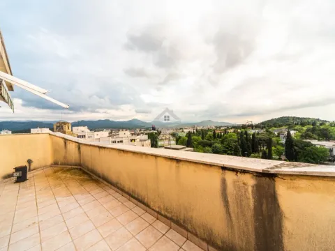 Prodaja, četvorosoban stan, 355m², Preko Morače, Podgorica - image 47