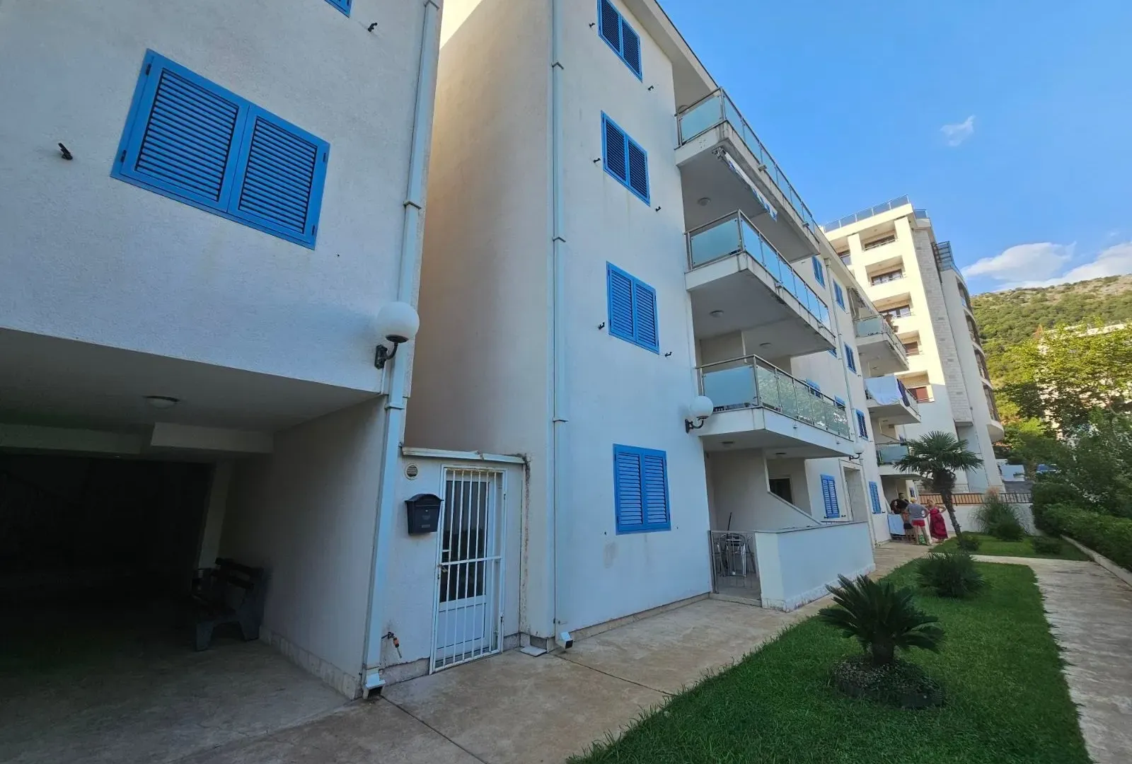 Sale, two bedroom apartment, 90m², Bečići, Budva