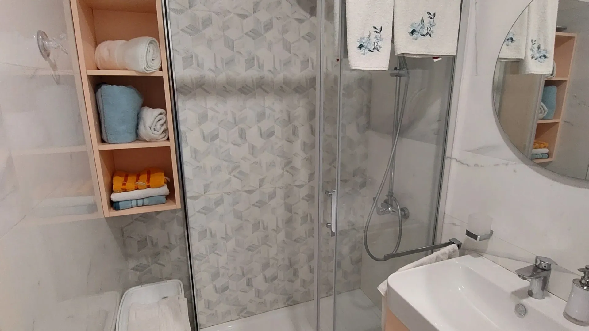 Rent, one bedroom apartment, 49m², Central Point, Podgorica