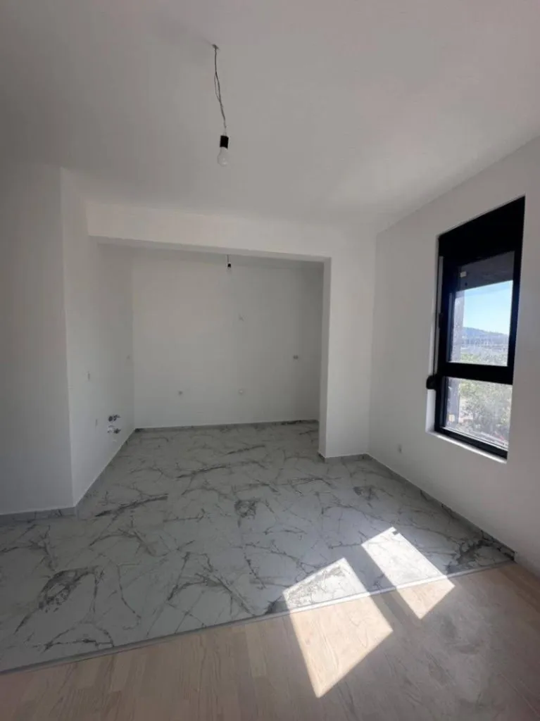 Prodaja, jednosoban stan, 47m², Centar, Bar