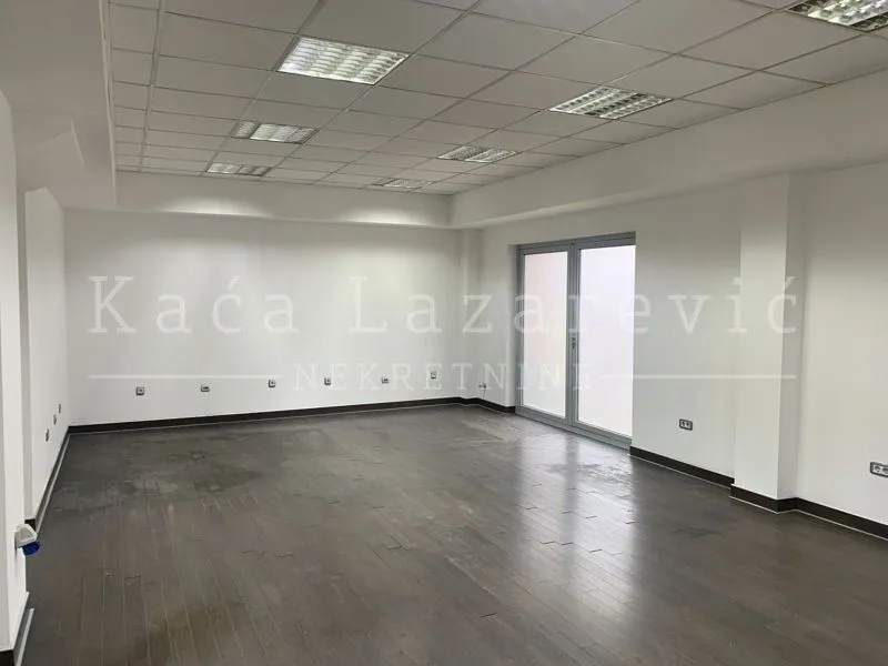 Rent, office space, 170m², Karaburma, Palilula Sve Podlokacije