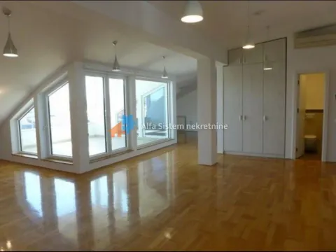 Stan in Vračar Sve Podlokacije