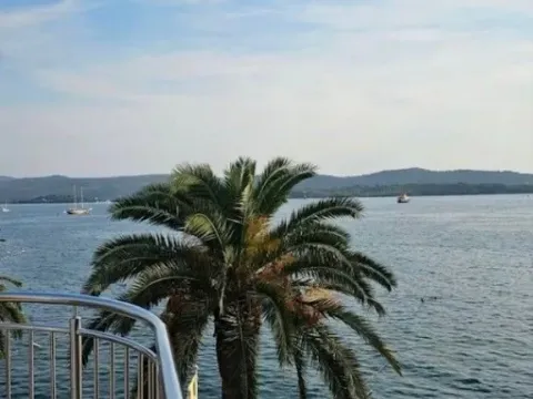 Izdavanje, dvosoban stan, 80m², Centar, Tivat - image 2