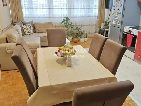 Prodaja, trosoban stan, 64m², Zemun Gornji Grad, Zemun Sve Podlokacije - image 3