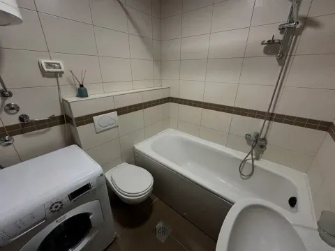 Izdavanje, jednosoban stan, 53m², City Kvart, Podgorica - image 8