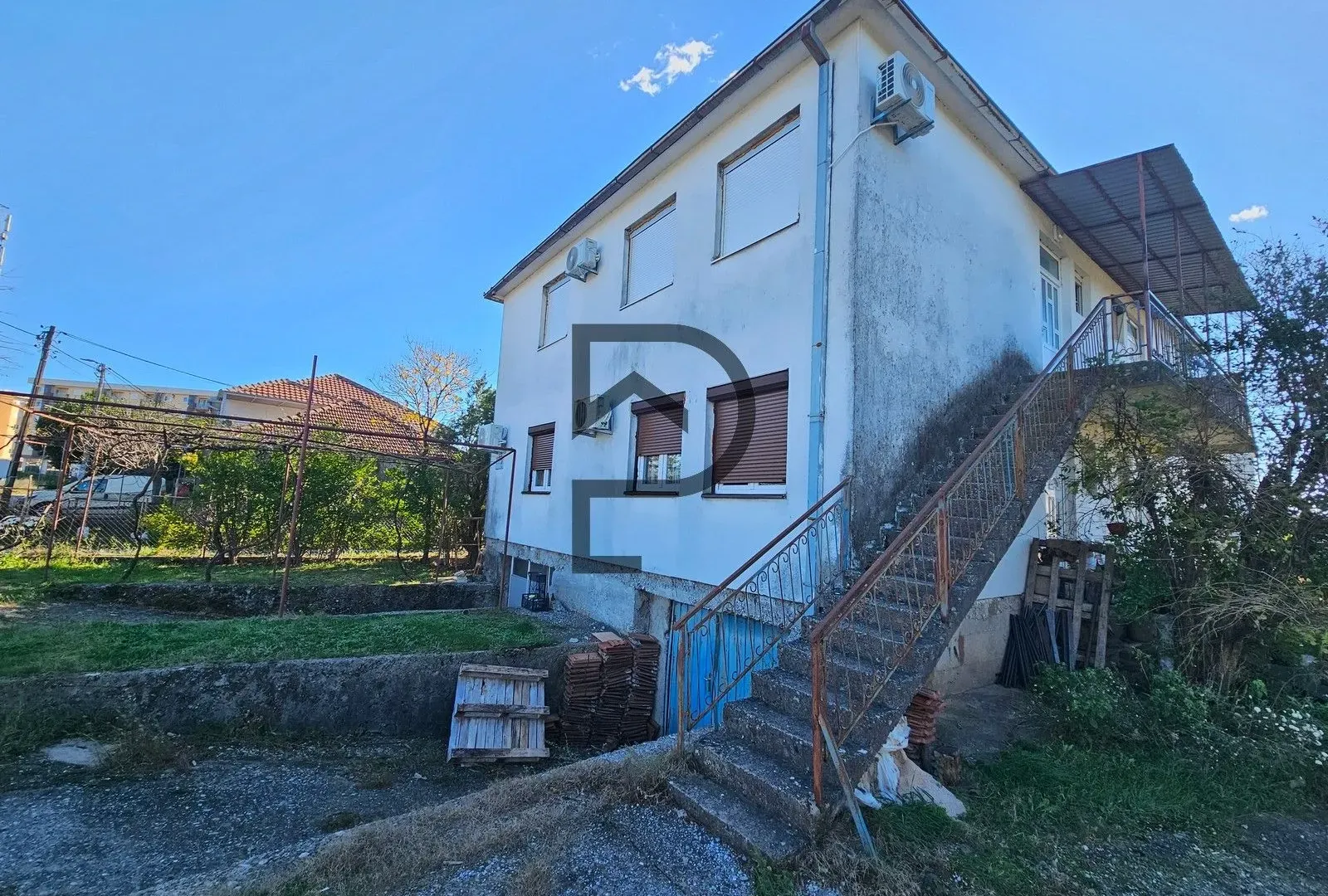 Izdavanje, dvosoban stan, 91m², Gornja Gorica, Podgorica