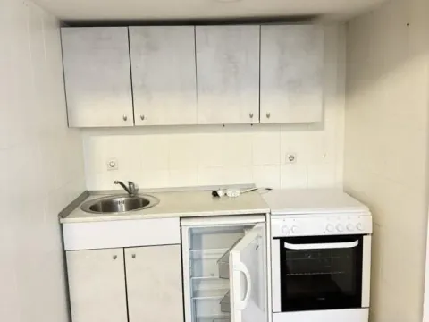 Izdavanje, garsonjera, 25m², Podbara, Novi Sad Sve Podlokacije - image 2