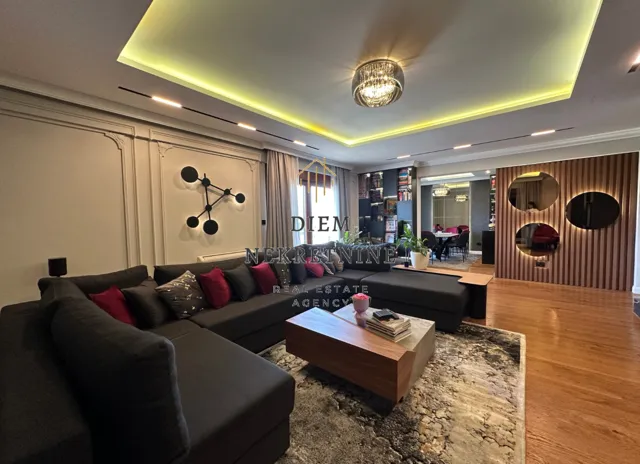 Prodaja, trosoban stan, 195m², Pobrežje, Podgorica