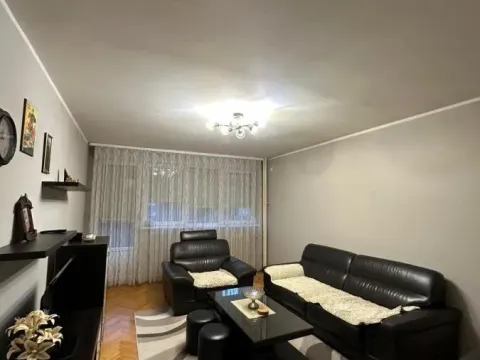 Izdavanje, trosoban stan, 70m², Čair, Niš - image 2