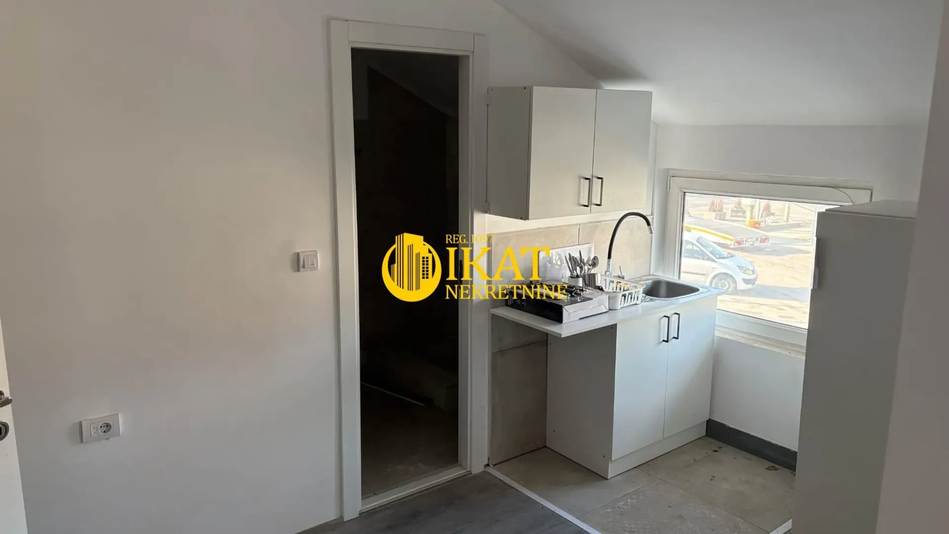 Rent, office space, 450m², Krnjaca, Palilula Sve Podlokacije