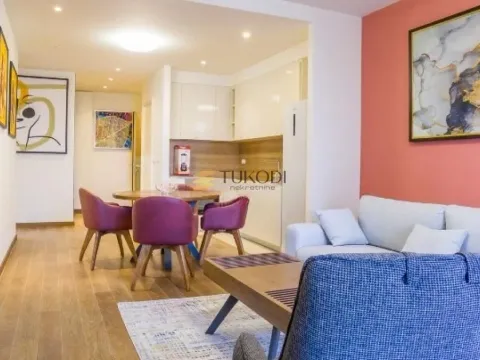 Izdavanje, trosoban stan, 82m², Savski Venac, Beograd - image 2