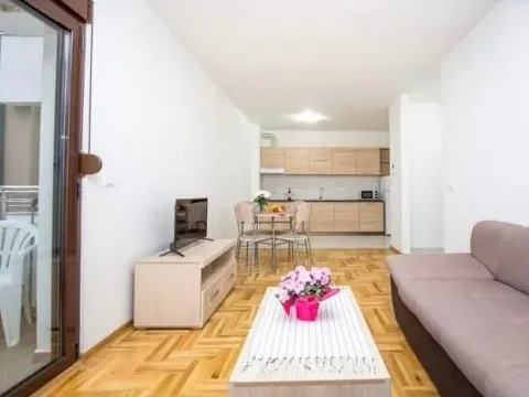 Prodaja, jednosoban stan, 47m², Bečići, Budva - image 2