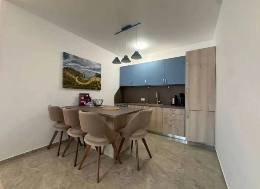 Izdavanje, jednosoban stan, 50m², Bečići, Budva